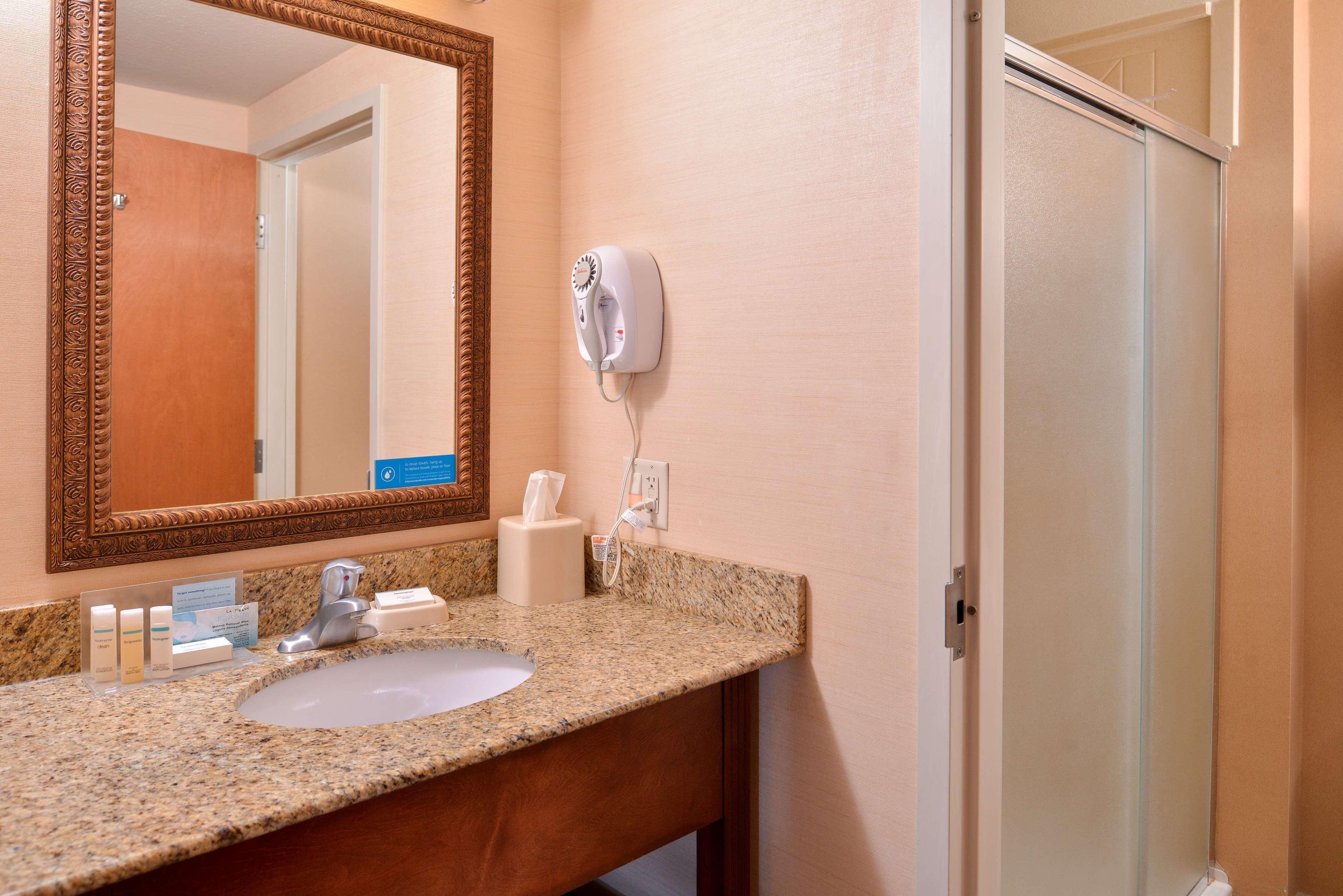 Hampton Inn York Ngoại thất bức ảnh