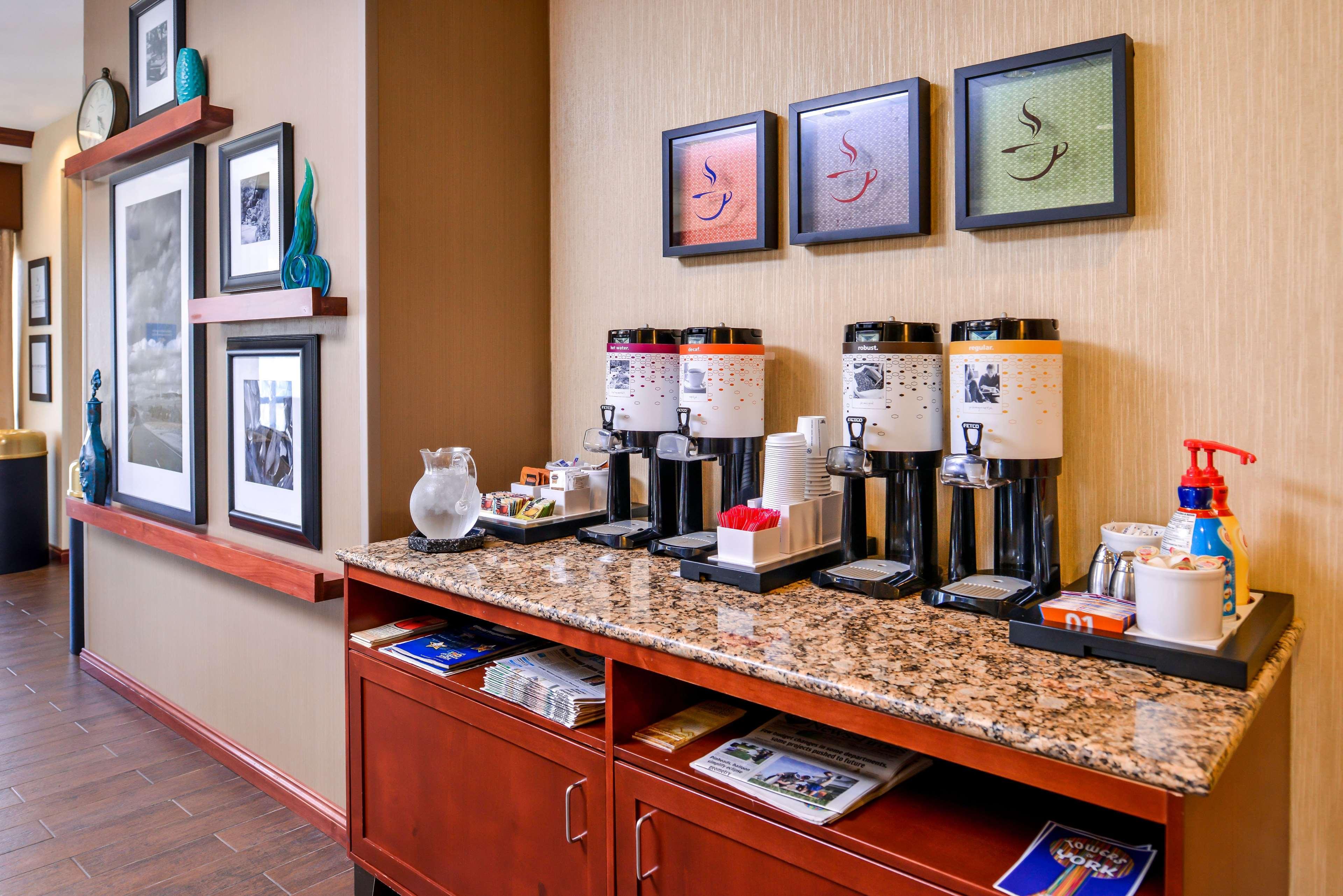 Hampton Inn York Ngoại thất bức ảnh