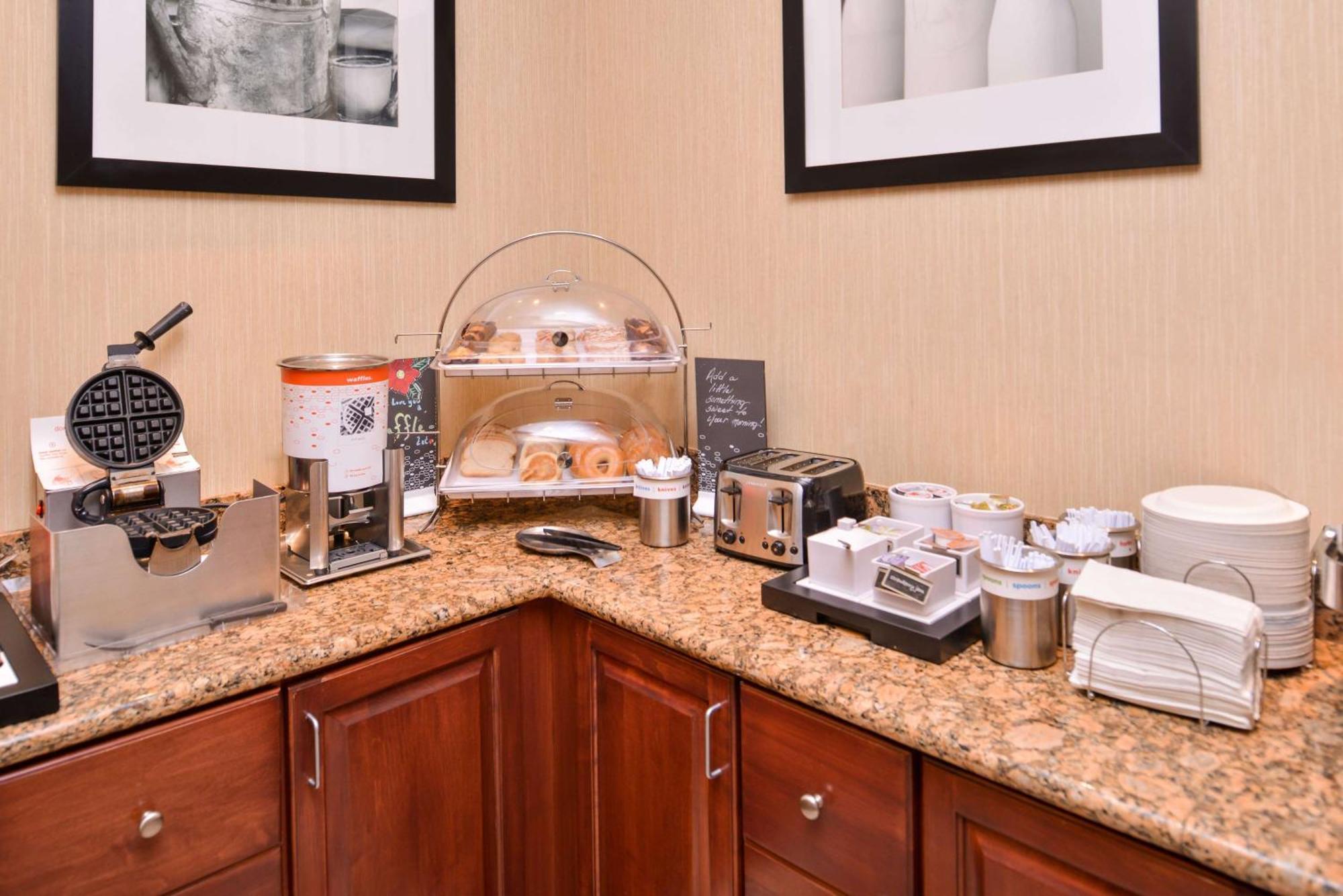 Hampton Inn York Ngoại thất bức ảnh