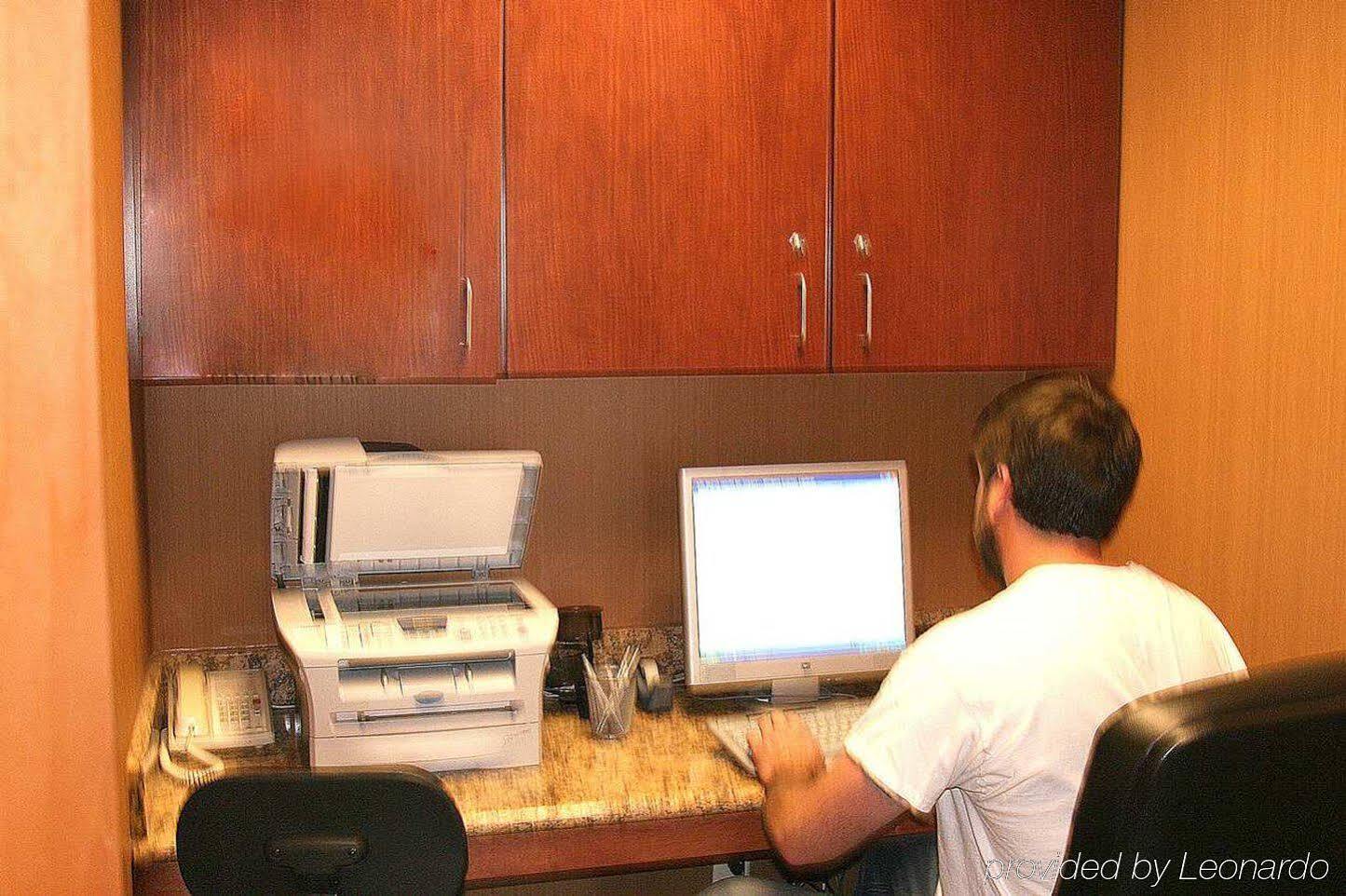 Hampton Inn York Ngoại thất bức ảnh