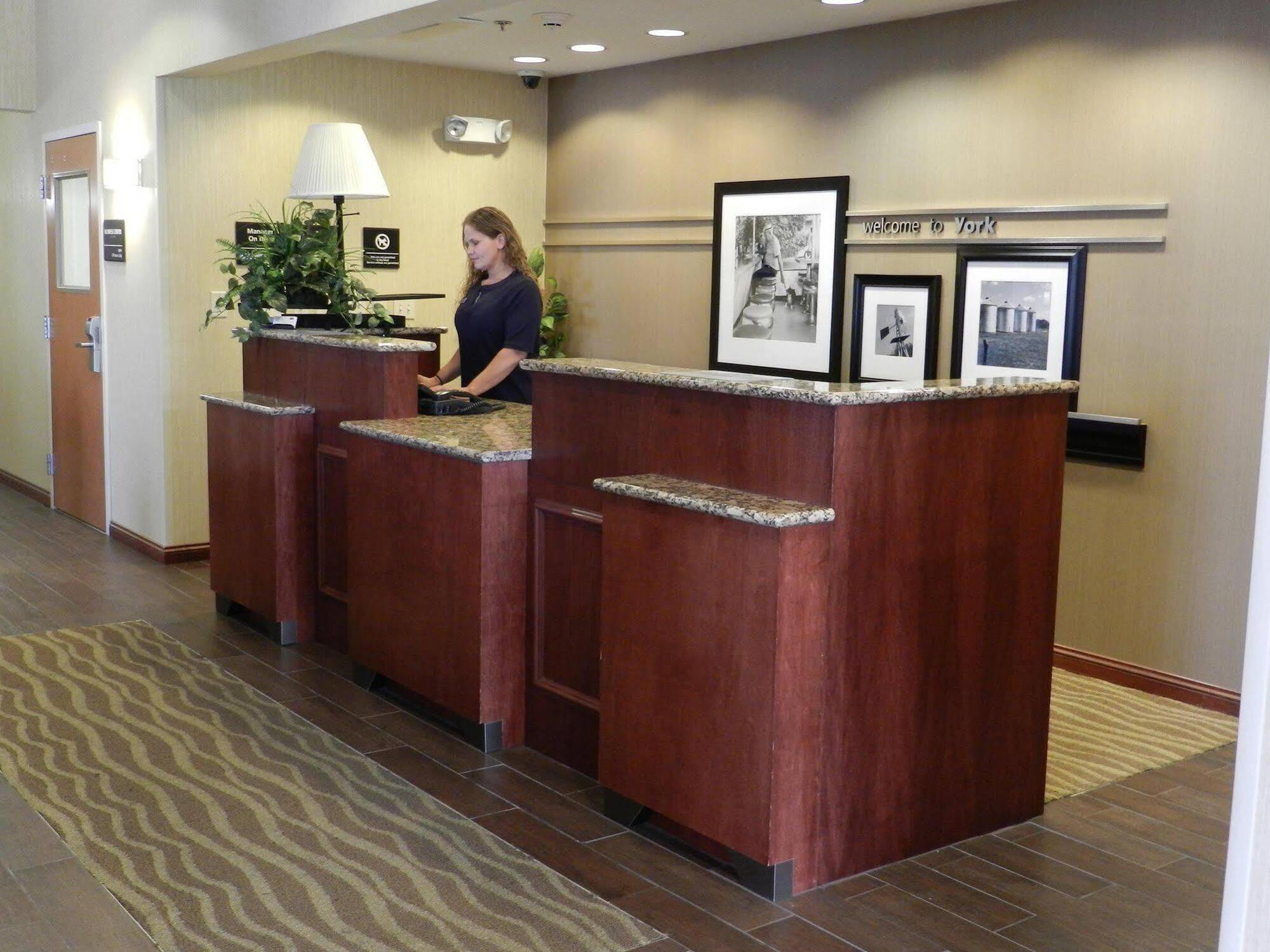 Hampton Inn York Ngoại thất bức ảnh